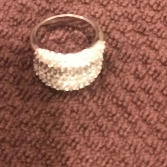 Ladies Stunning Sterling Silver & CZ Ring, Size 8 - Picture 7 of 8